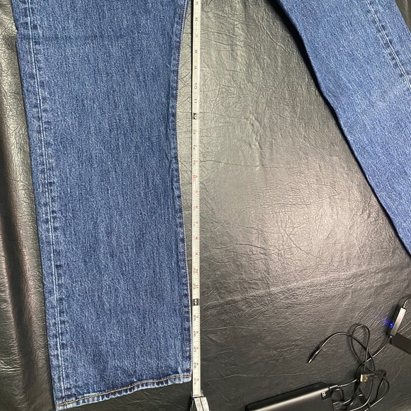 Levi 501 Jeans for Men or Women (34/30) - Picture 12 of 12